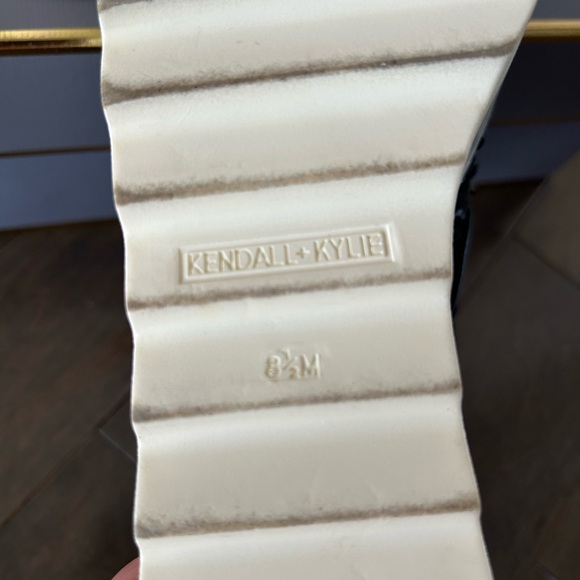 Kendal & Kylie wedge - Picture 4 of 8